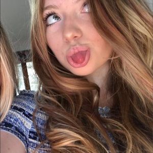 Meet your Posher, Olivia